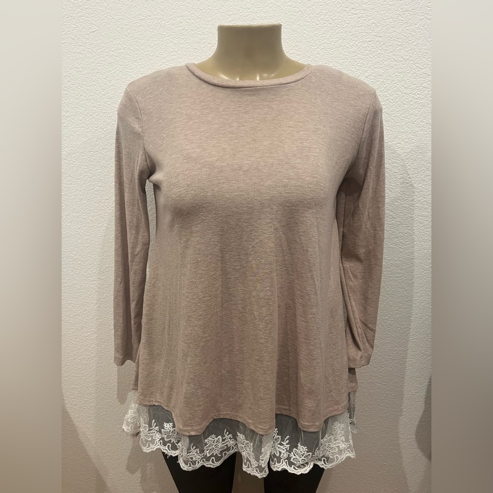 Women’s size‎ L Khaki Heather Long Sleeve Lace Hem Pullover Tunic Top.